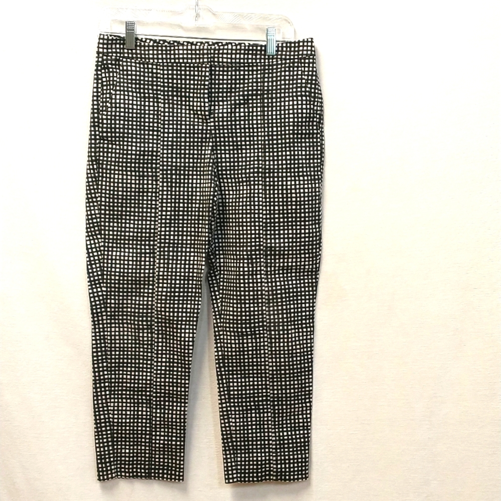 Stretch Capris Size 6 Black & White Checker